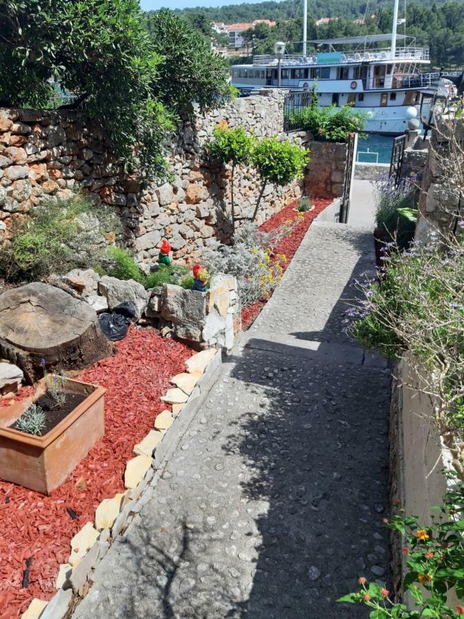 Two-Bedroom Apartment With Sea View,Big Terrase And Garden Stari Grad  Exteriér fotografie